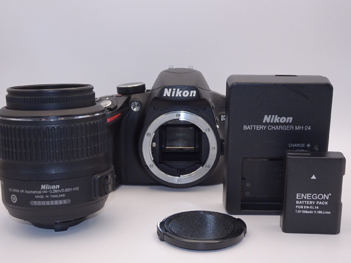 2022新入荷 【外観特上級】Nikon D3200 レンズキット AF-S DX NIKKOR