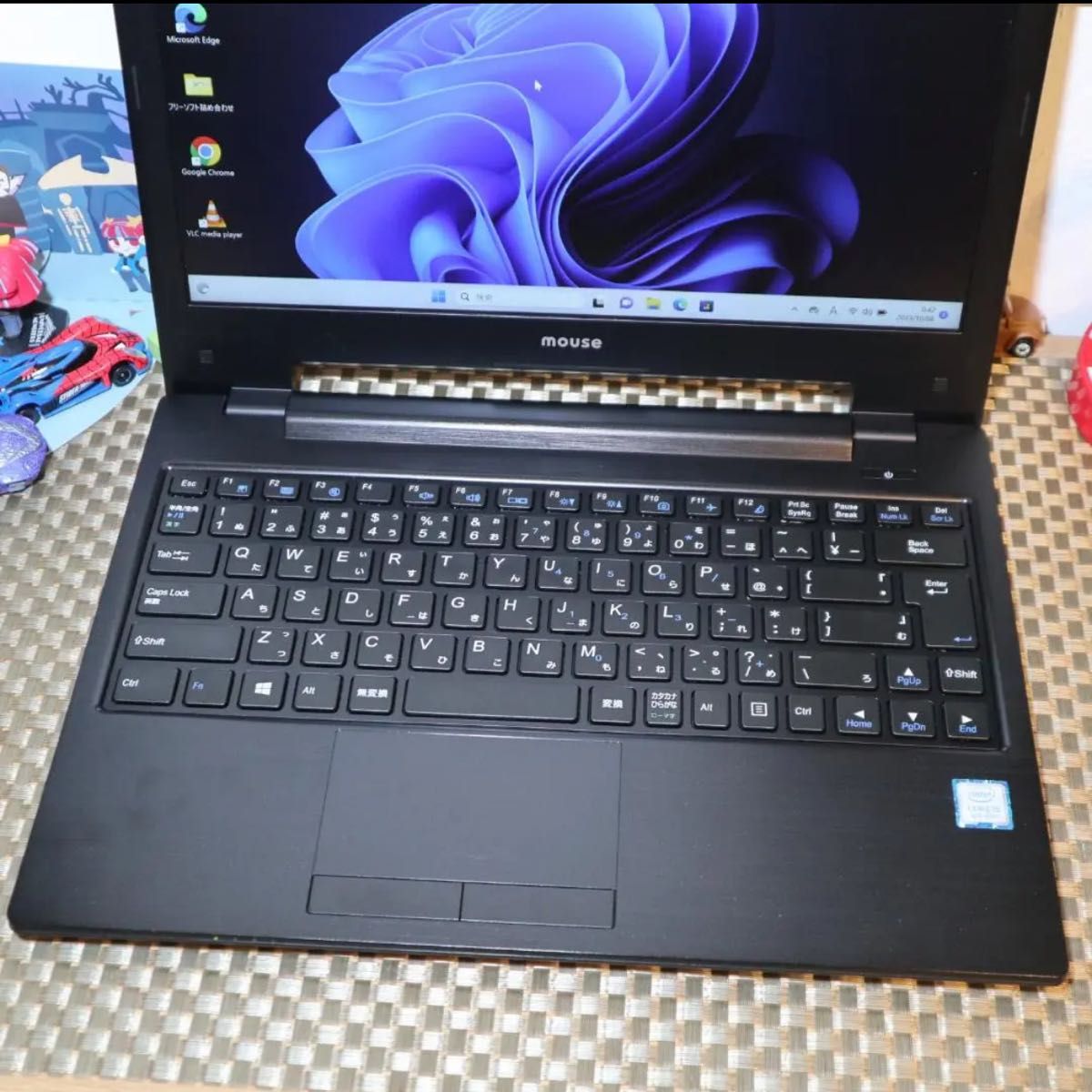 美品！Win11小型！8世代Corei5/SSD/メ8/FHD液晶/無線/カメラ