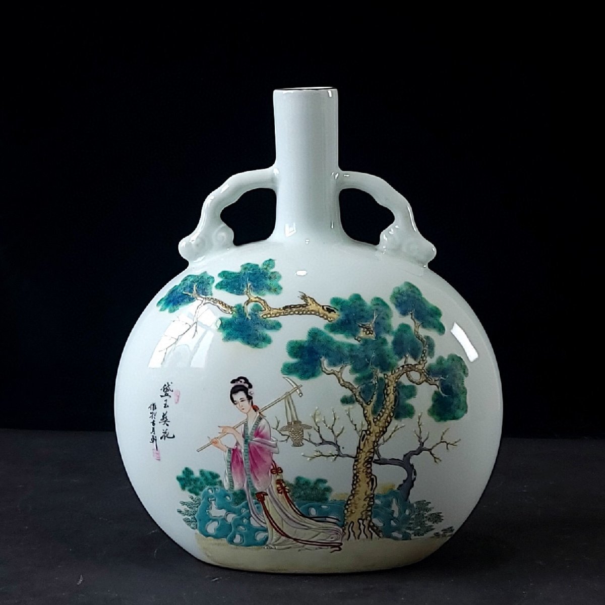超歓迎された古置物極細工古陶瓷品抱月瓶王人物故事紋琺瑯彩雍正年製款