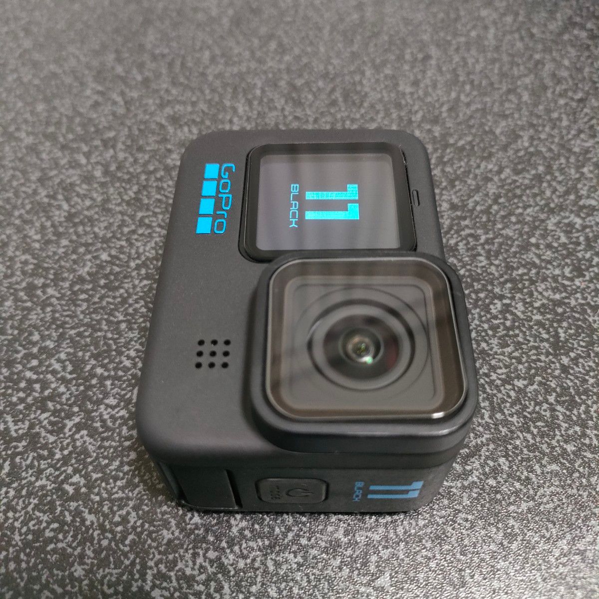 【美品・お得セット】Gopro HERO11 BLACK☆新品SD付（64GB）