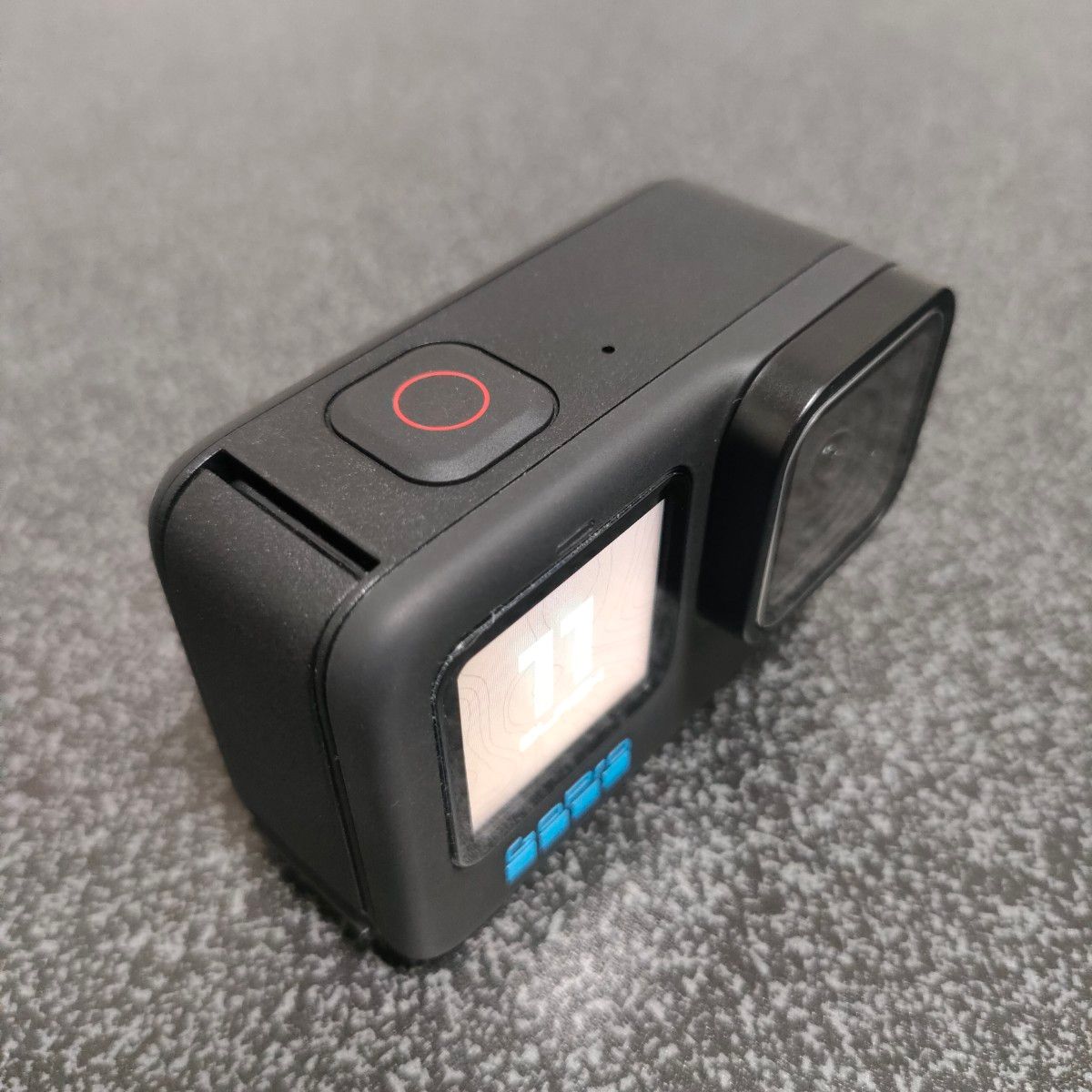 【美品・お得セット】Gopro HERO11 BLACK☆新品SD付（64GB）