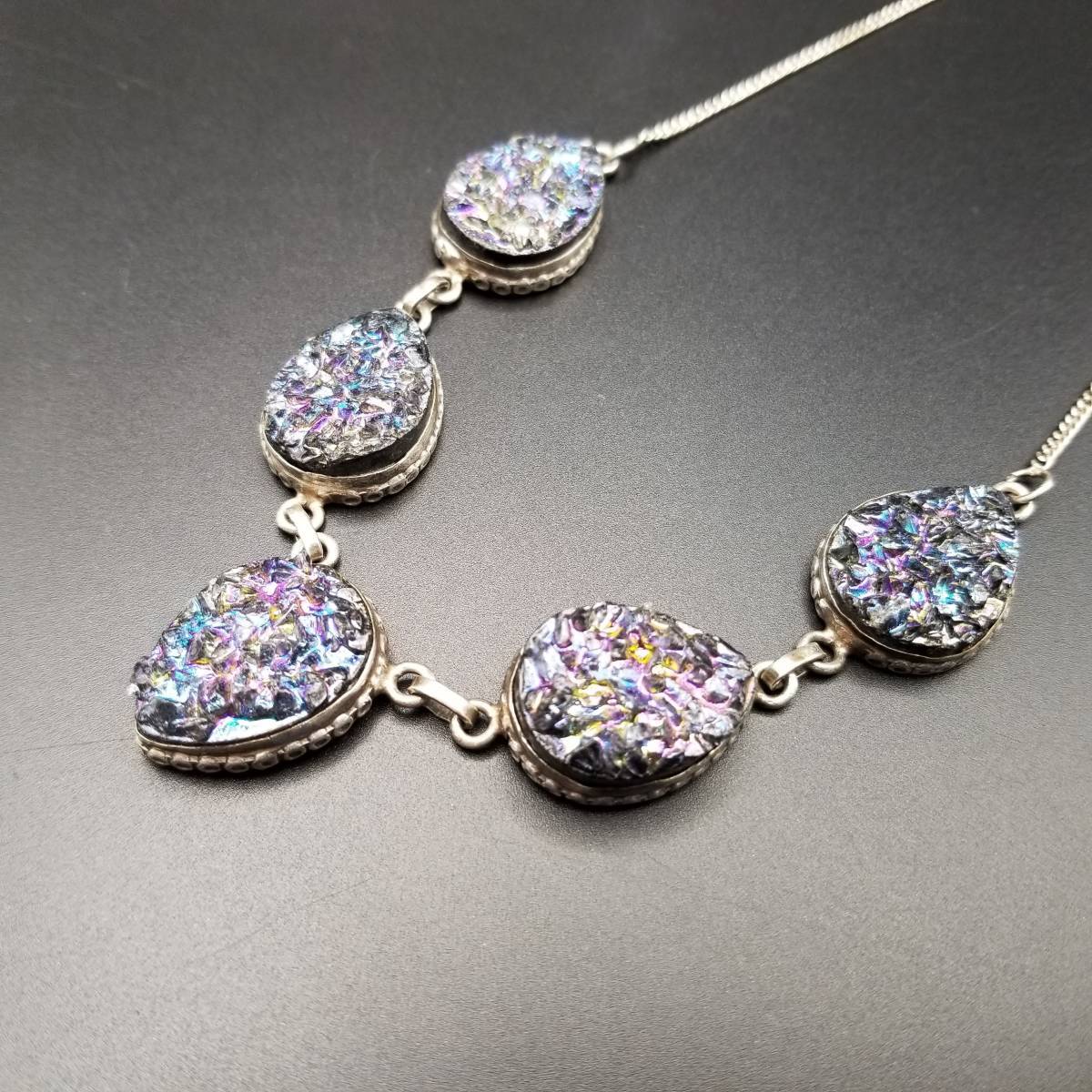 ドゥルージー 結晶 青紫系 オーロラ加工 5石 925 シルバー ヴィンテージ ネックレス 銀 ペンダント 天然石 母巖 宇宙色 YAU②