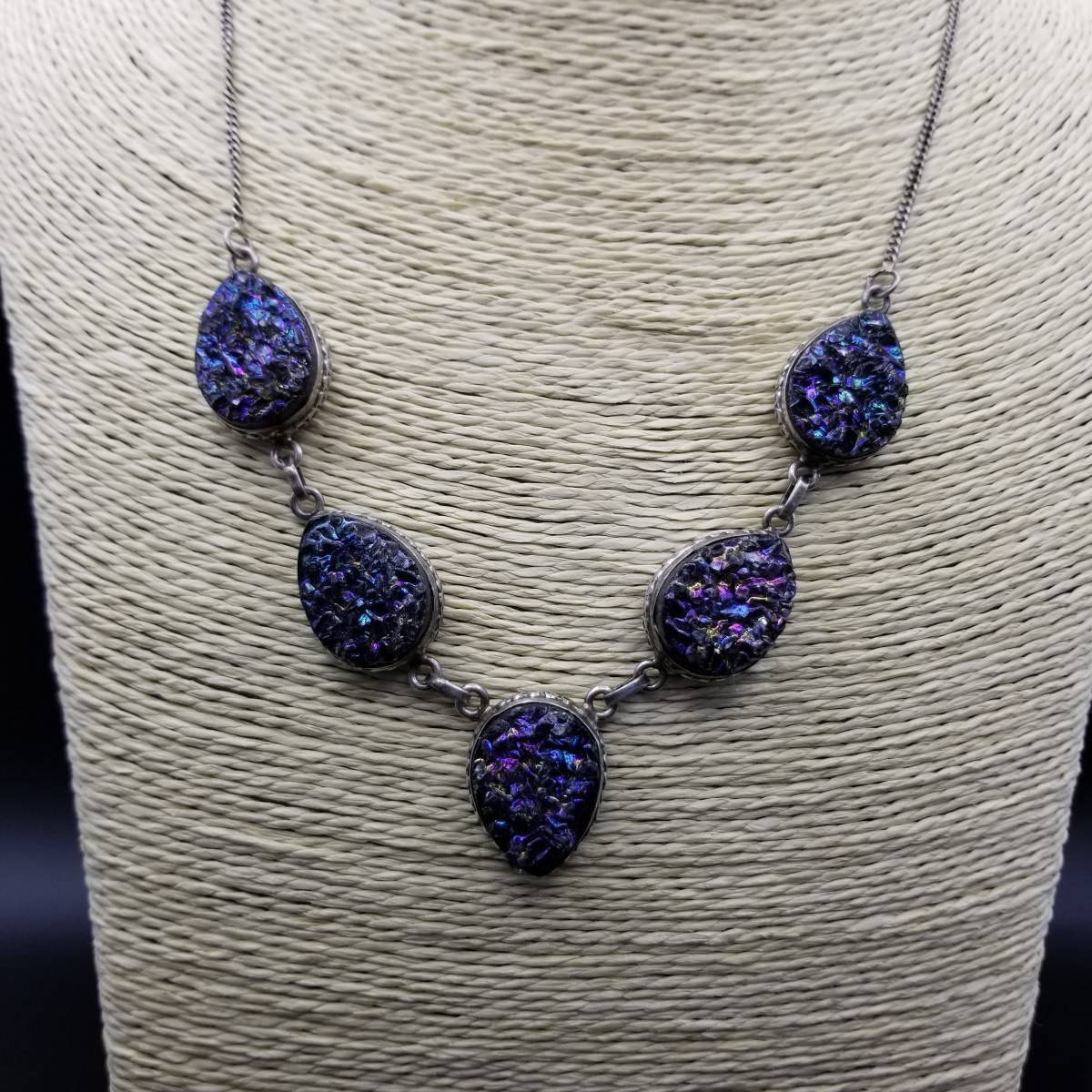 ドゥルージー 結晶 青紫系 オーロラ加工 5石 925 シルバー ヴィンテージ ネックレス 銀 ペンダント 天然石 母巖 宇宙色 YAU②