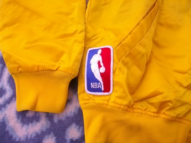 ロサンゼルス レイカーズ 黄色ジャンパー 美品 L NBA Los Angeles Lakers コービー ブライアント KOBE BRYANT コビー スターター STARTER_画像3