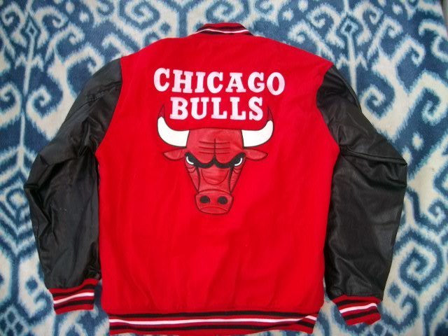 Jeff Hamilton製 シカゴ ブルズ 袖革？レザー？ジャケット 極美品 表記L NBA Chicago Bulls ジェフハミルトン Michael Jordan ジョーダン_画像2