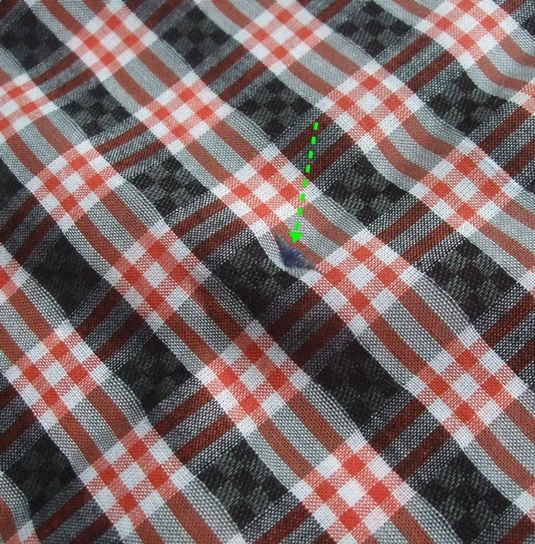 Vivienne Westwood ヴィヴィアン・ウエストウッド ハンカチ 未使用品 チェック 織柄 黒系 オーブ刺繍 百貨店 少々難あり_製造時の織むらが少しあります。