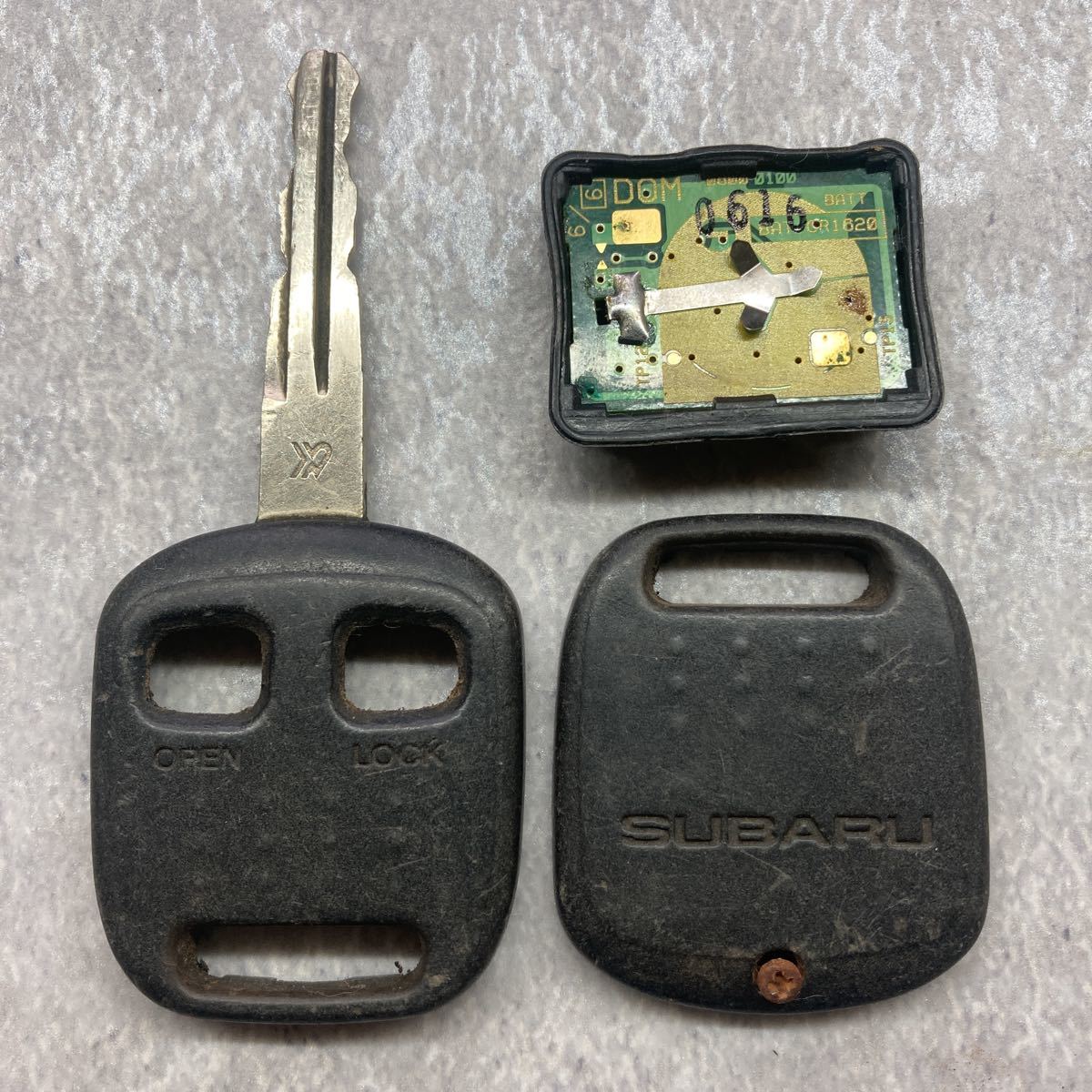  Subaru SUBARU original keyless key key 2 button 2B green base GREEN Pleo Sambar Legacy Minica Vivio operation not yet verification K51010
