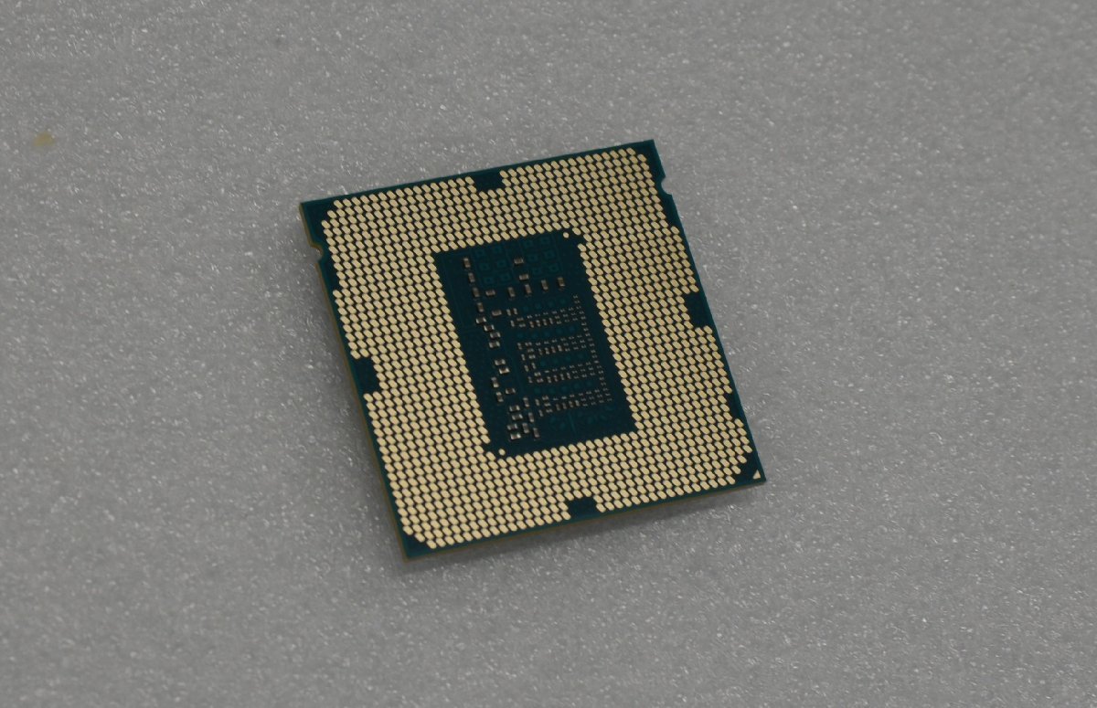 CPU Intel XEON E3-1220V3　 SR154 3.10GHz 中古品　　　　　（565）_画像5