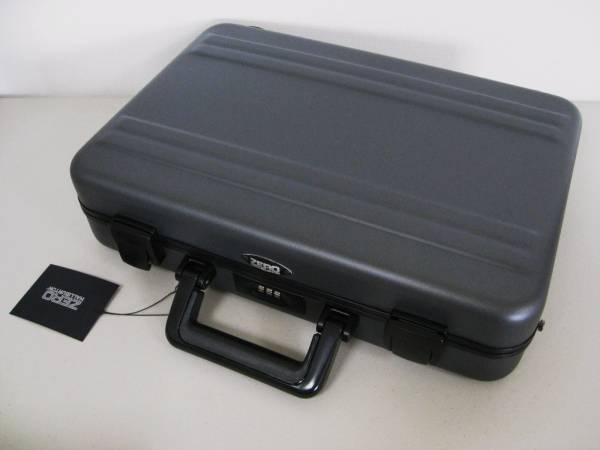  dead stock new goods American Zero Halliburton aluminium personal computer case DZ3 GM gunmetal 