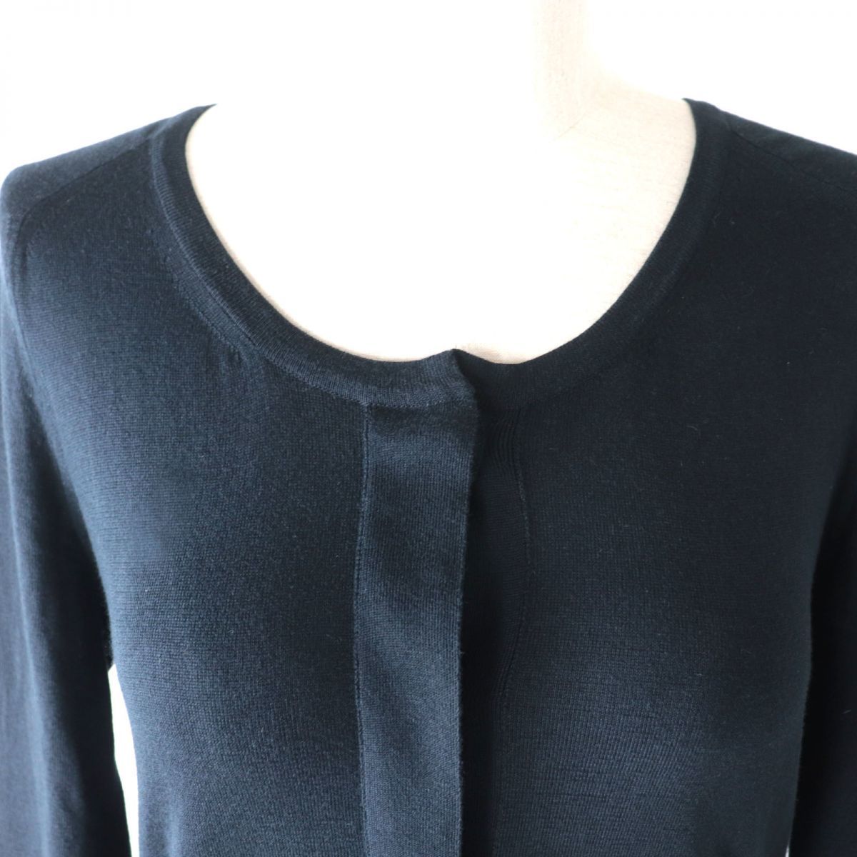  ultimate beautiful goods * regular goods HERMES Hermes with logo embroidery Serie . attaching ratio wing tailoring silk . cardigan | tops lady's navy blue 34 Italy made 