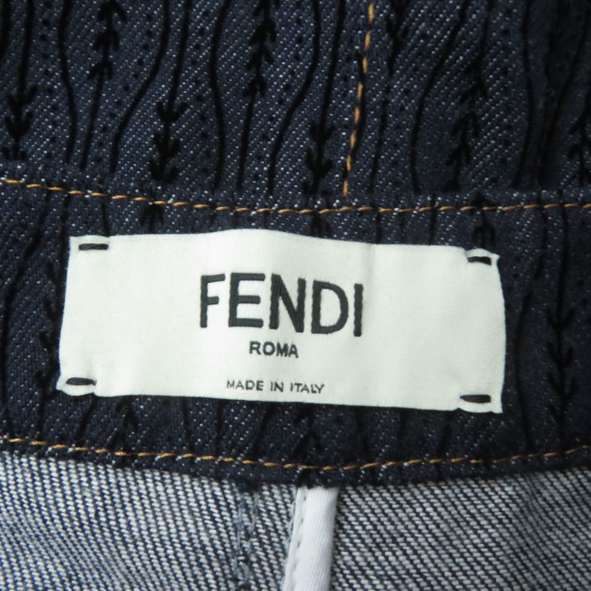 極美品☆正規品 FENDI フェンディ FLQ513 バックロゴ刺繍入り 総柄 デニム ロング丈 スカート インディゴブルー 42 イタリア製 レディース_画像9