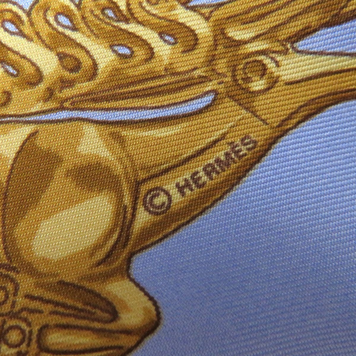 未使用品◎正規品 仏製 HERMES エルメス カレ45 LES CAVALIERS D'OR 黄金の騎士 シルク100％ スカーフ ブルー×ゴールド系 箱・タグ付きの画像9