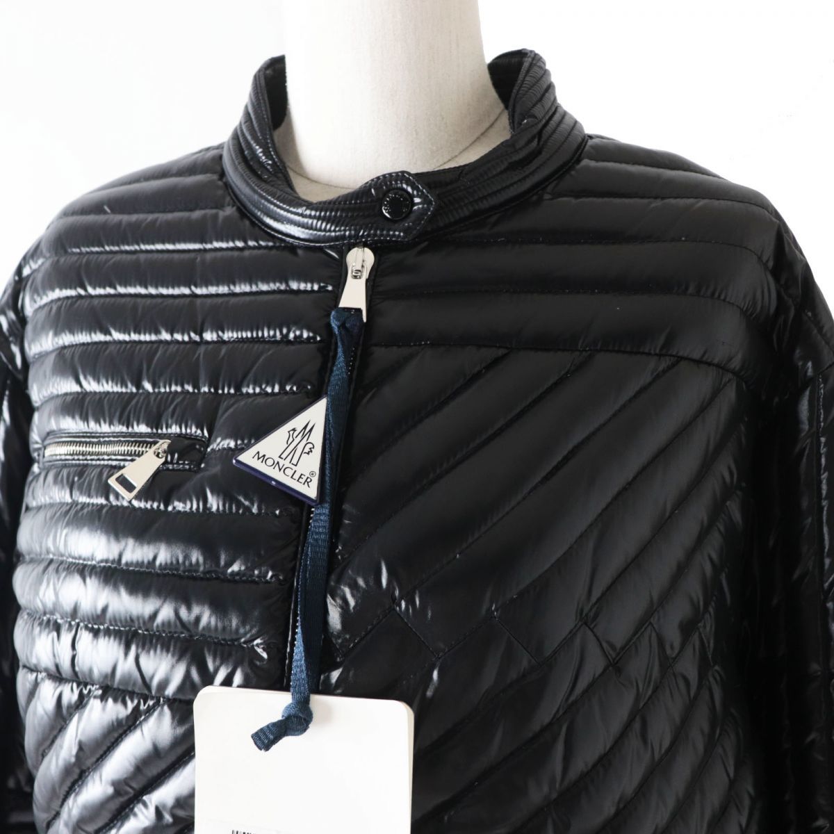 未使用品◎19年 MONCLER モンクレール FLAMANT レディース ワッペン付き ライダース風 ダウンジャケット ブラック 4 タグ付き 大きいサイズ_画像4