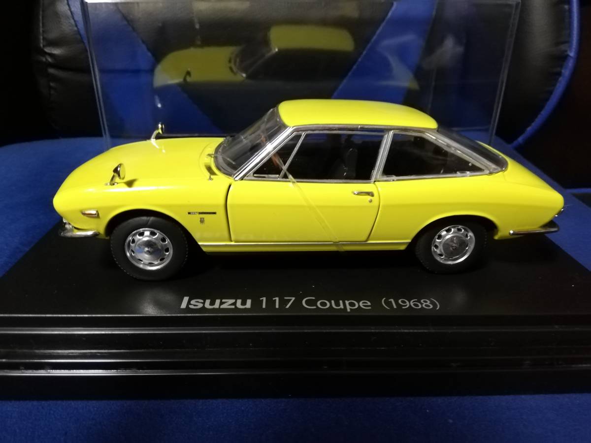 スペシャルスケール1/24国産名車コレクション(23) いすゞ 117クーペ （1968）専用ケース入り_画像2