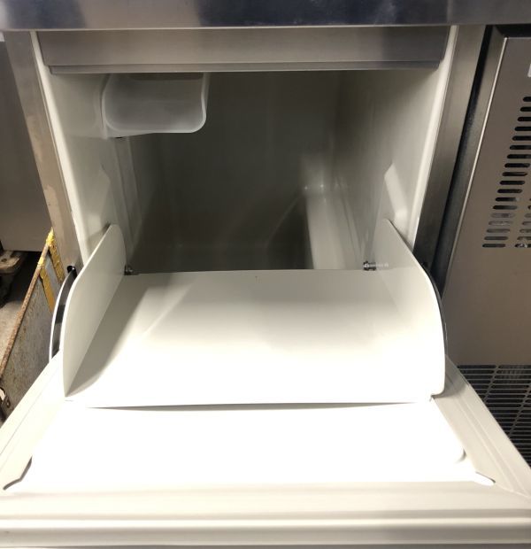 値下げパナソニック チップアイス製氷機 アンダーカウンター 値下げパナソニック チップアイス製氷機 アンダーカウンター