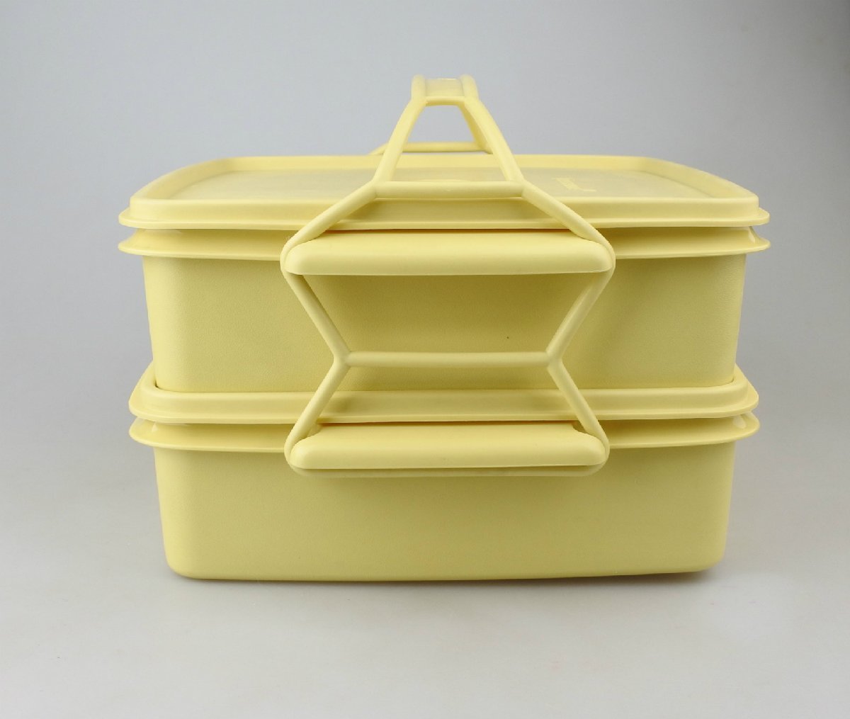 【ビンテージ】日本製Tupperware（タッパーウェア） デュエット イエロー ２段ランチボックス（すのこ付き） 密閉容器_画像2