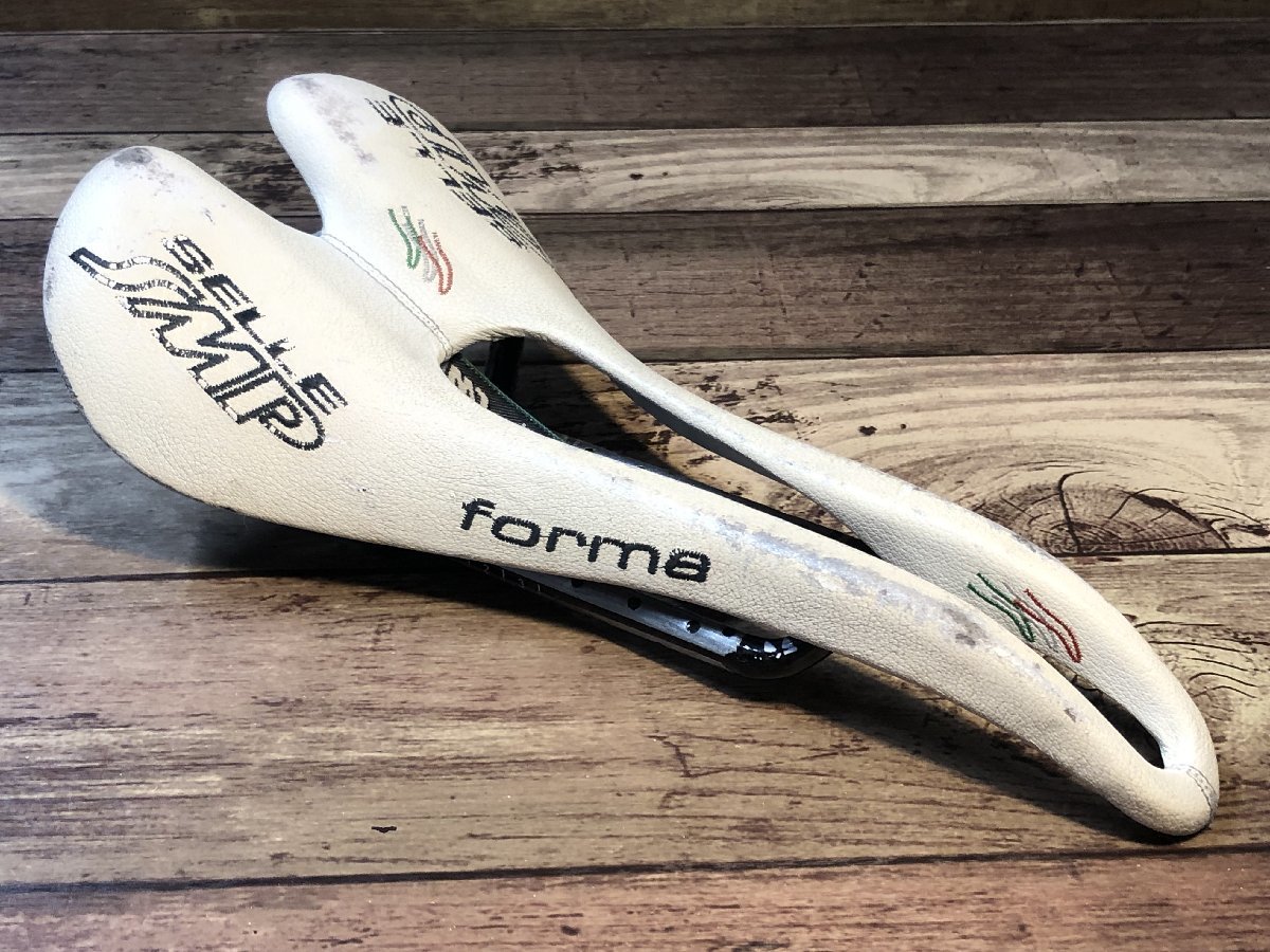 HE452 SELLE SMP FORMA CARBON サドル カーボンレール ※破れ、スレあり