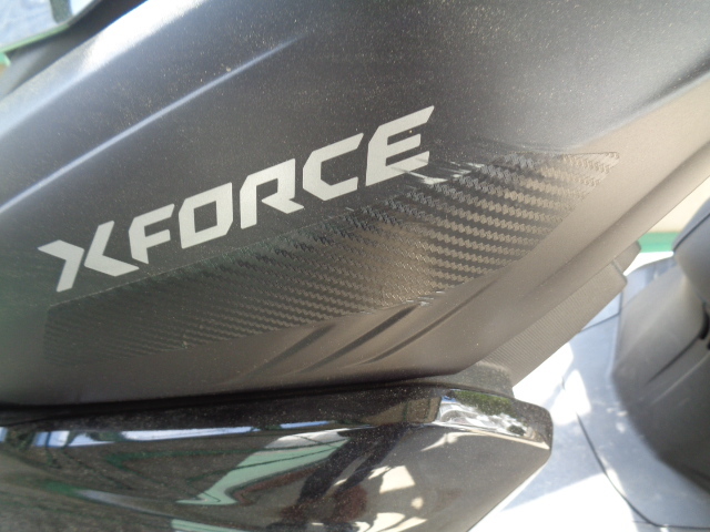 ■実質値下げ　福岡市内より　X-FORCE155　Ｘフォース１５５　灯火類すべてＬＥＤに交換済み　明るい、低走行２０００Ｋ　絶好調_擦り傷です。