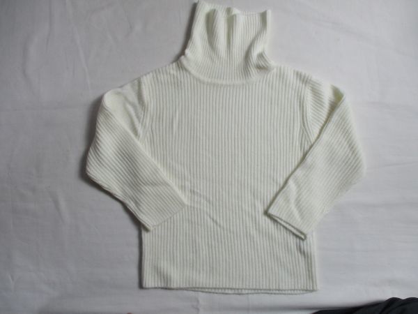 BF340【(株)赤ちゃん本舗】ニット　長袖　セーター　男女児　白　100_画像1