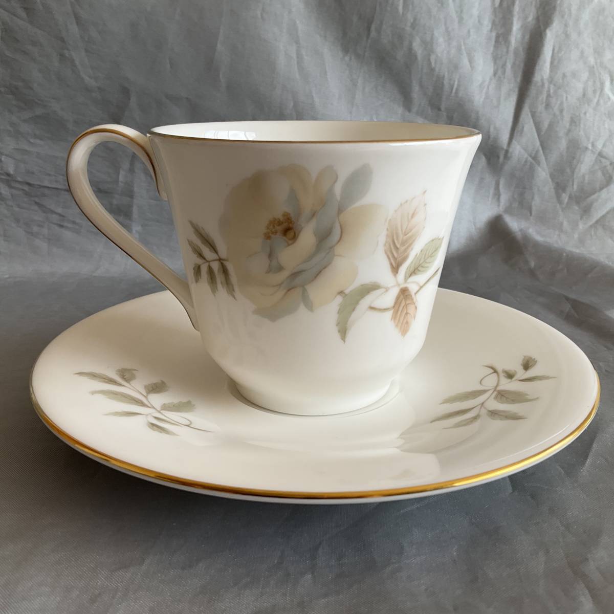 ROYAL DOULTON YORKSHIRE ROSE H5050 ロイヤルドルトン ヨークシャローズ　カップ＆ソーサー1客_画像2