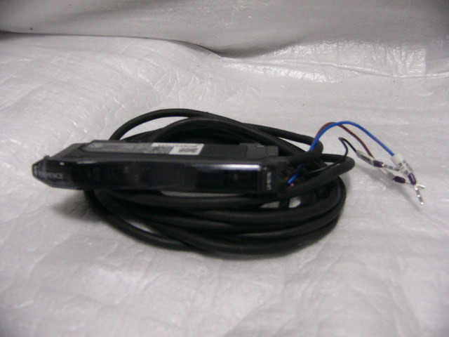 ☆動作保証☆ Keyence LV-N11N レーザセンサアンプ親機 NPN 子機別途 ☆動作保証☆ Keyence LV-N11N レーザセンサアンプ親機 NPN 子機別途