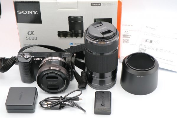 超美品 SONY α5000 ダブルズームレンズキット(ブラック／デジタル一眼