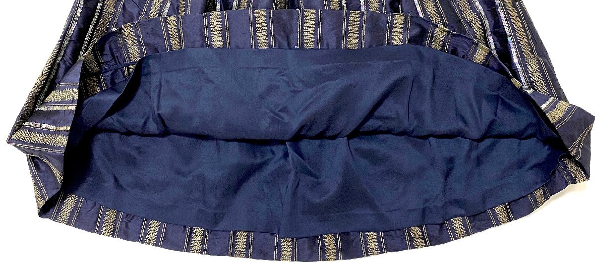 極美品 ayako アヤコ フレアスカート タックスカート ネイビー 紺 レディース スパンコール 刺繍 シルク100％ 絹100％ 上品 上質_画像3