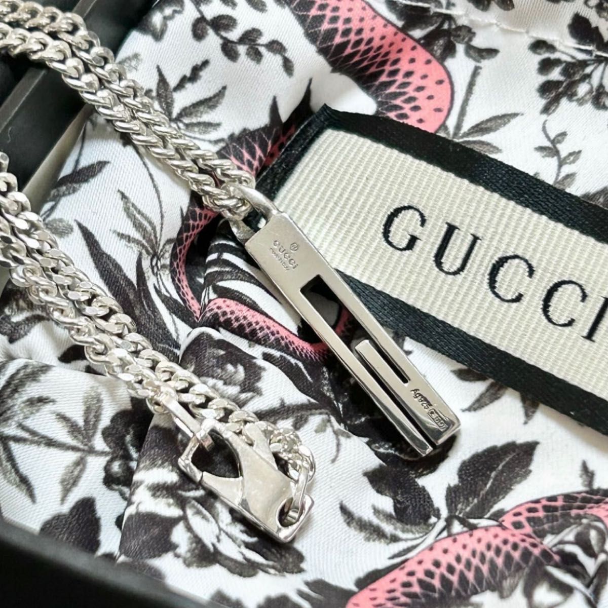 GUCCI グッチ　カットアウトG ネックレス ペンダント　男女兼用 シルバー925 美品　付属品　プレゼント　ユニセックス