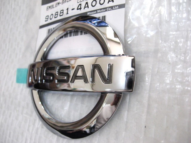 ★希少 日産純正 日産マーク ピノ モコ他 65×77 90881-4A00A 新品 NISSAN　シルバーエンブレム 1点 旧車7_画像4