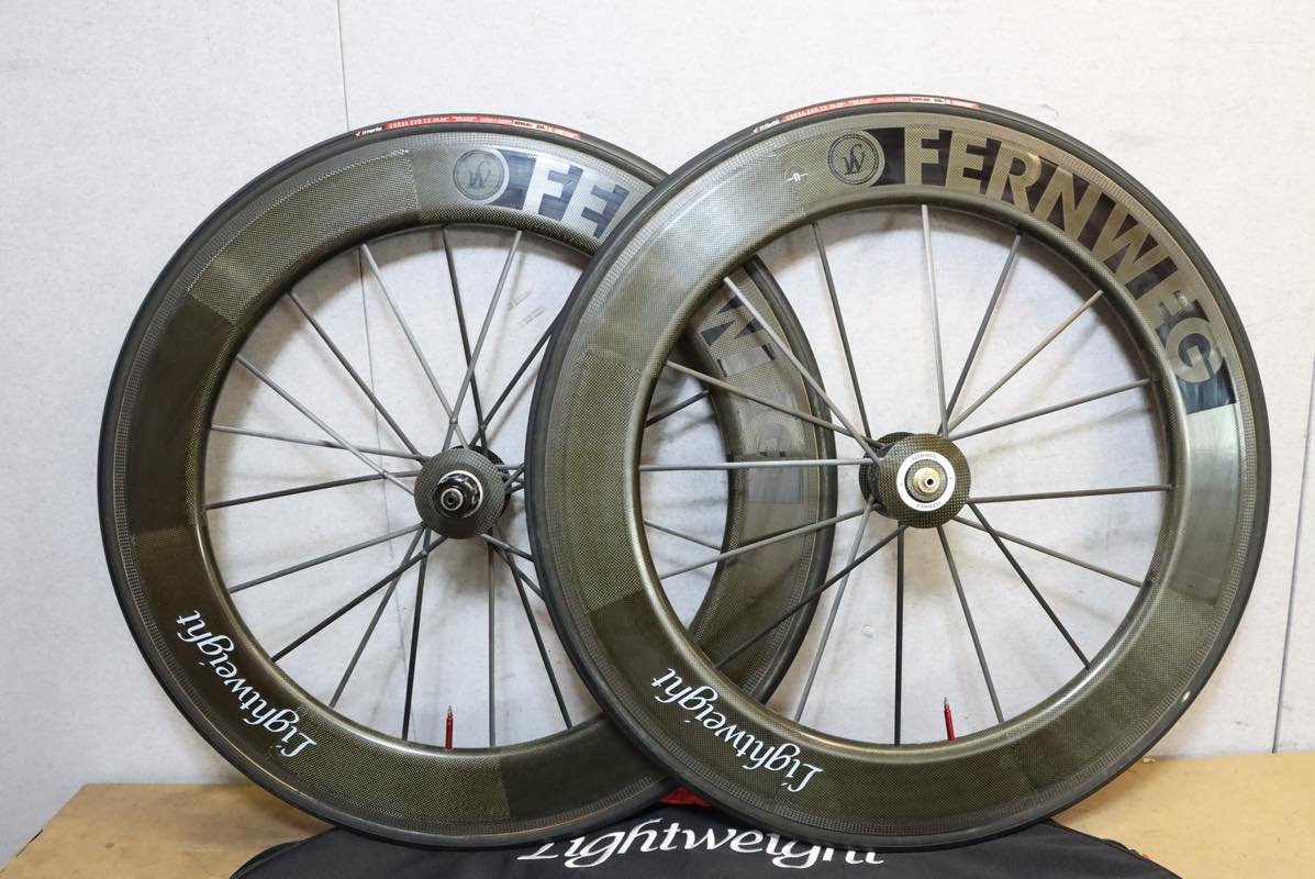 ○Lightweight ライトウェイト FERNWEG シマノフリー 10s対応 2013モデル チューブラー カーボンホイールセット 難あり品_画像1