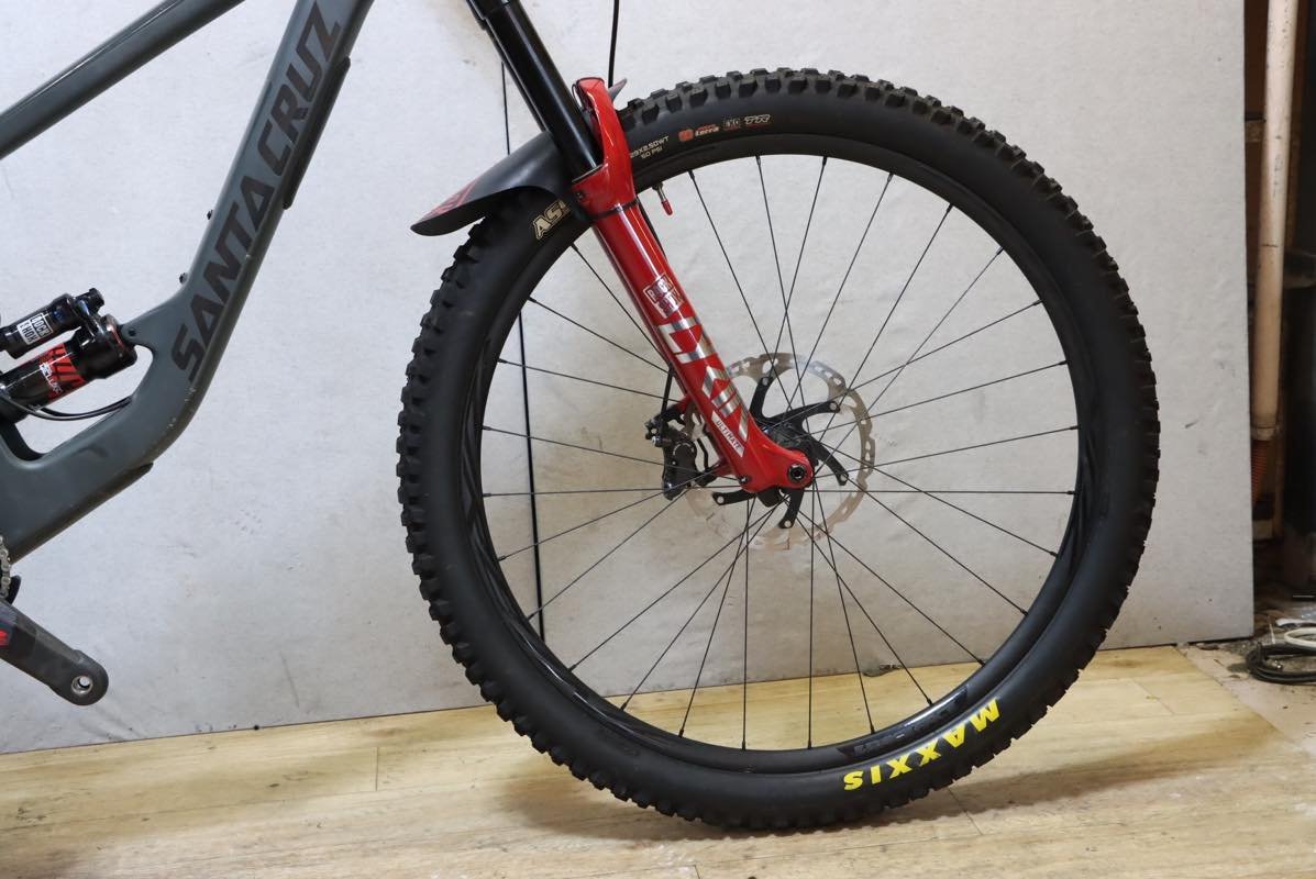 ■Santa Cruz サンタクルズ Megatower CC 29er フルカーボンMTB SHIMANO DEORE XT M8100 1X12S サイズL 2020年モデル 美品_画像3