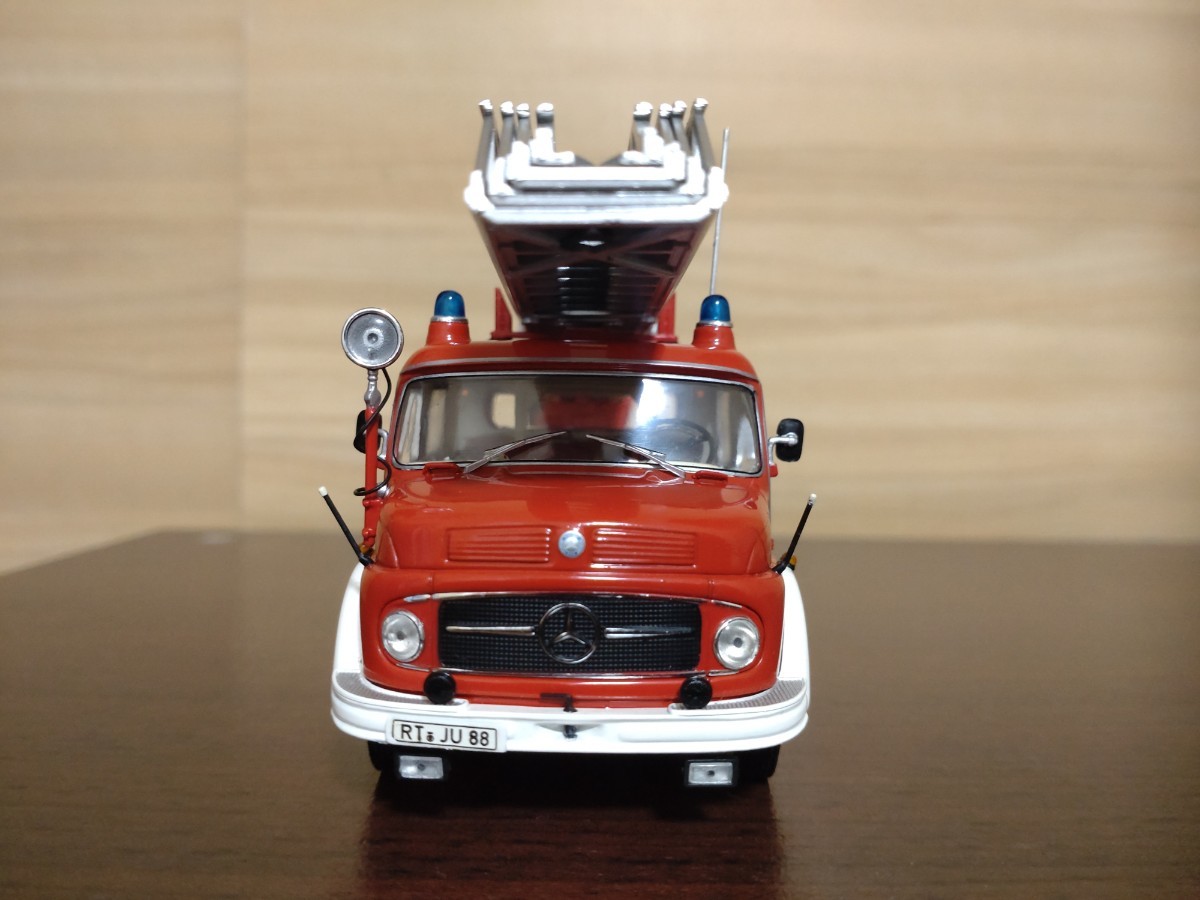  Minichamps ( MINICHAMPS )1/43 Mercedes Benz 1113 ladder fire-engine 1966