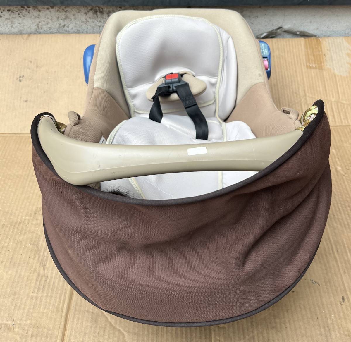 COMBI( combination )gdo Carry YW child seat baby seat Brown color, newborn baby seat attaching beautiful goods used 