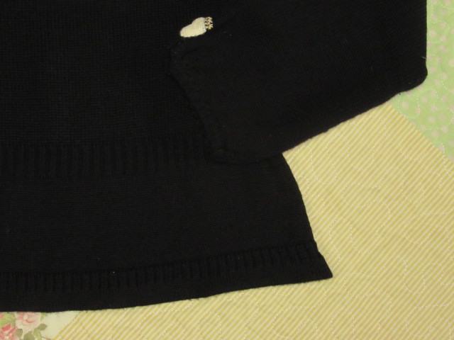 ファミリアfdash１３０cm美品オーナメントモチーフ黒セーター＊送料１８５円_画像4