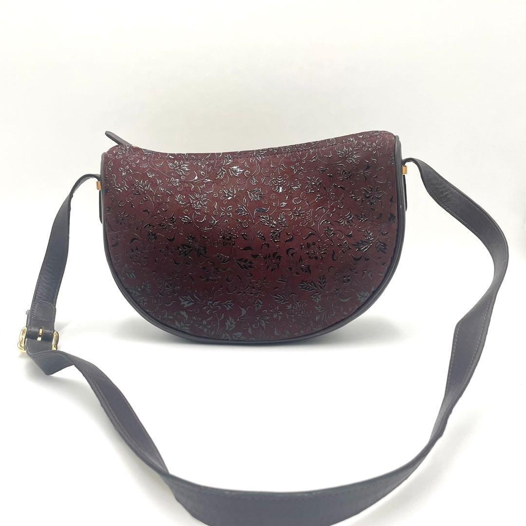 美品 印傳屋 ショルダーバッグ ボルドー 総柄 肩掛け可能|フリマ