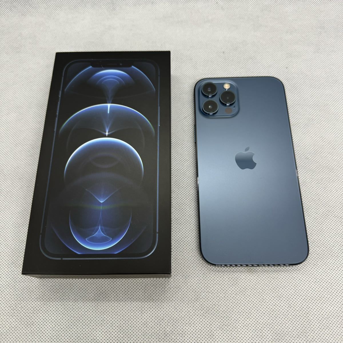 iPhone12 Pro Max A2410 (MGD63J/A) 512GB パシフィックブルー-