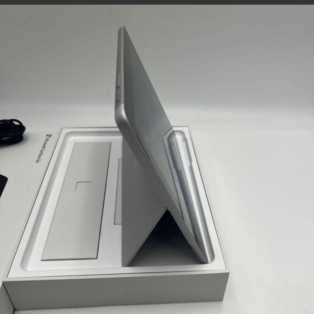 Microsoft Surface Go / Model 1824 CPU Pentium 4415Y/ メモリー8GB