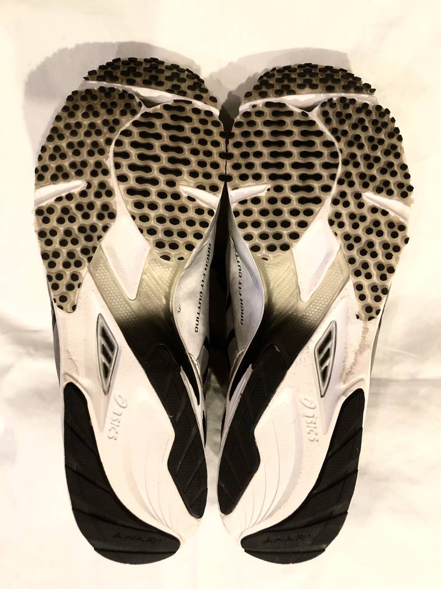 イチロー 実使用 2011年 ターフシューズ(実使用、サイン入り イチロー 実使用 2011年 ターフシューズ(実使用、サイン入り
