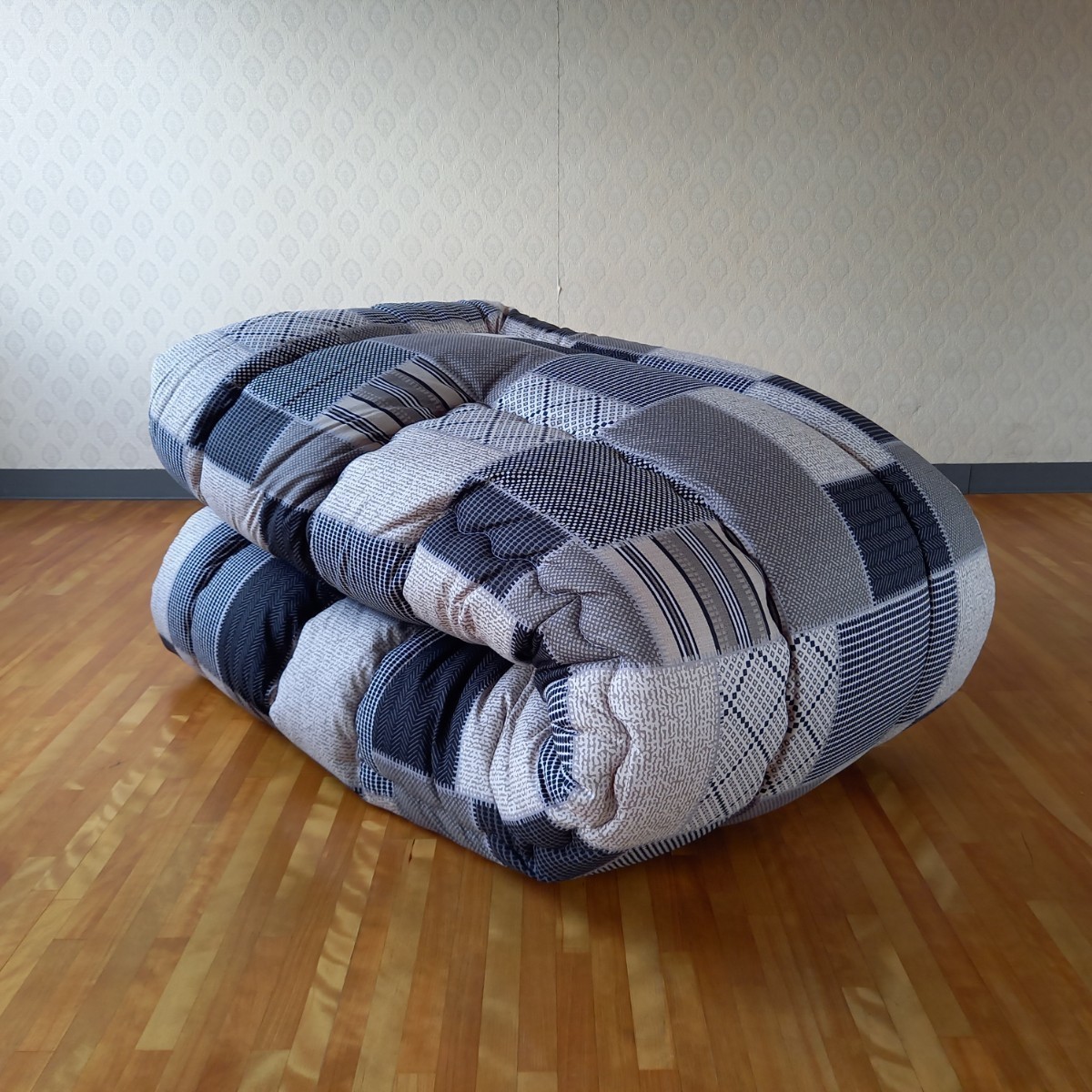 . thickness .. soft Touch cotton 100% square kotatsu futon clean safety made in Japan black ( kotatsu futon feather futon quilt futon mattress . futon pillow )