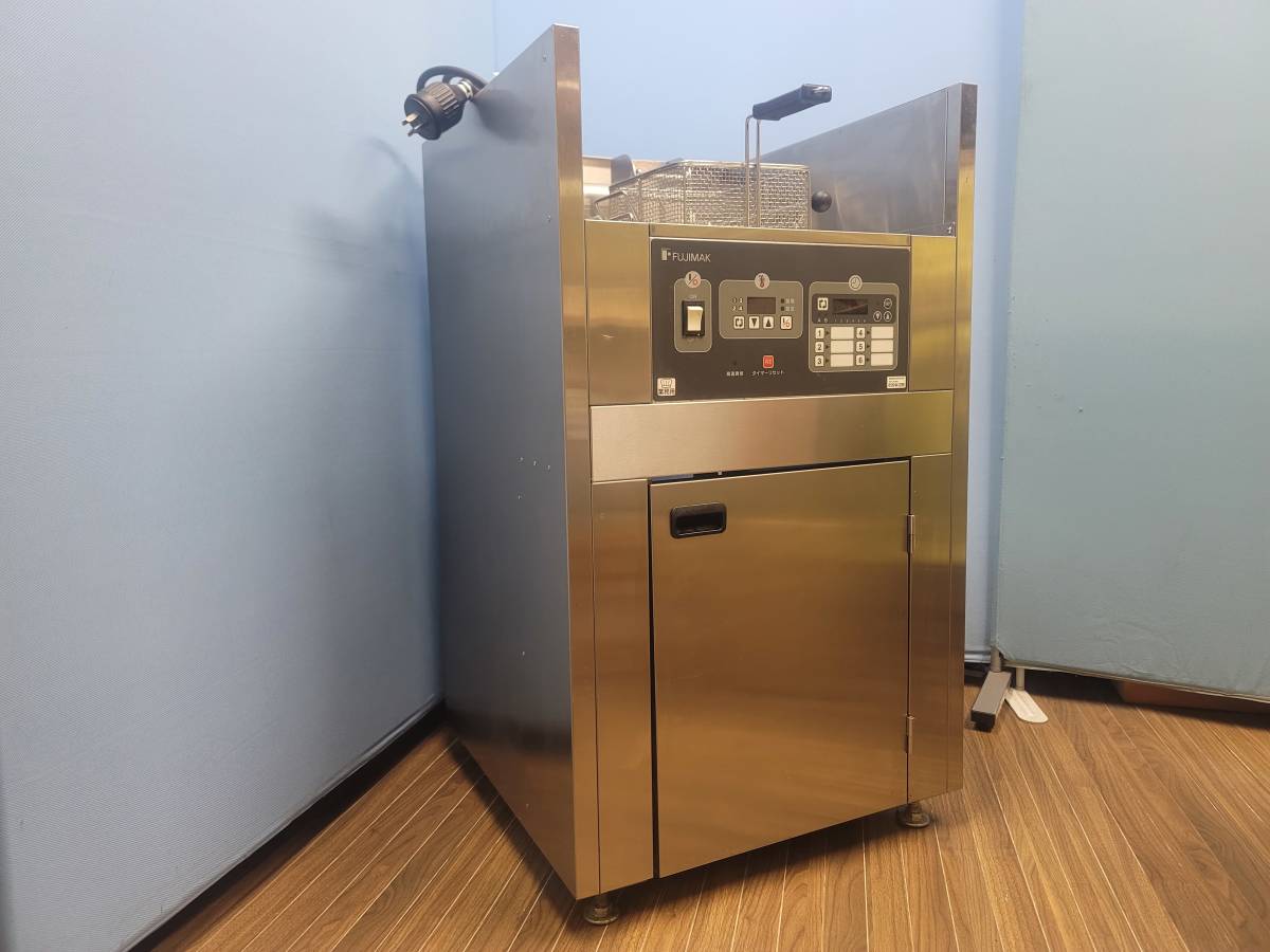 ダイワ 美品 2014年 業務用 製氷機 チップアイス 120kgタイプ ダイワ 美品 2014年 業務用 製氷機 チップアイス 120kgタイプ