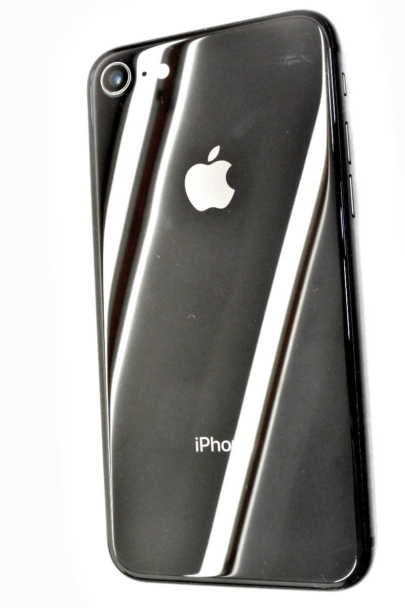 白ロム SIMフリー au SIMロック解除済 Apple iPhone8 64GB iOS16.5.1 Space Gray MQ782J/A 初期化済 【m020926】_画像2
