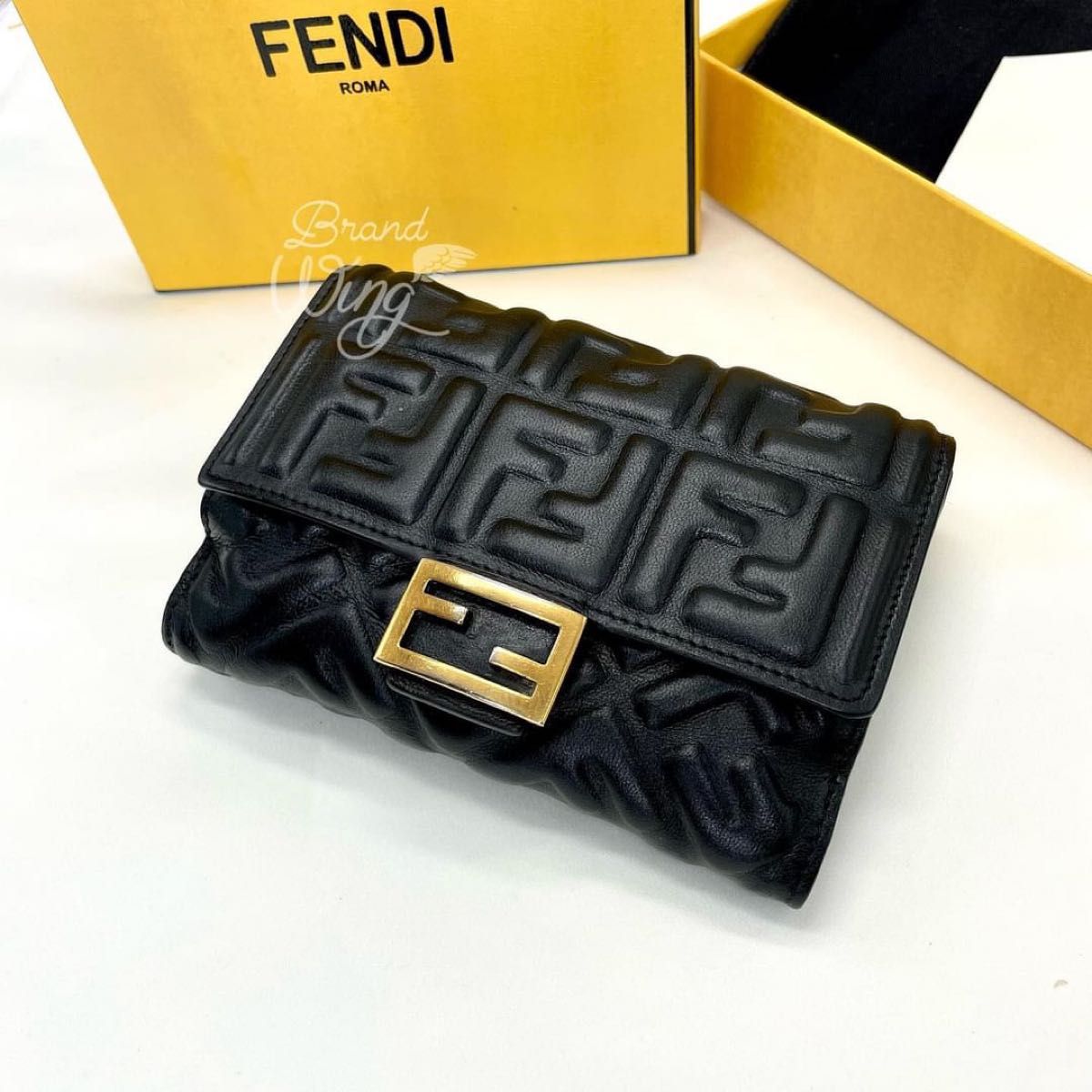 美品】FENDI フェンディ 三つ折り財布 ズッカ エフイズ FF レザー