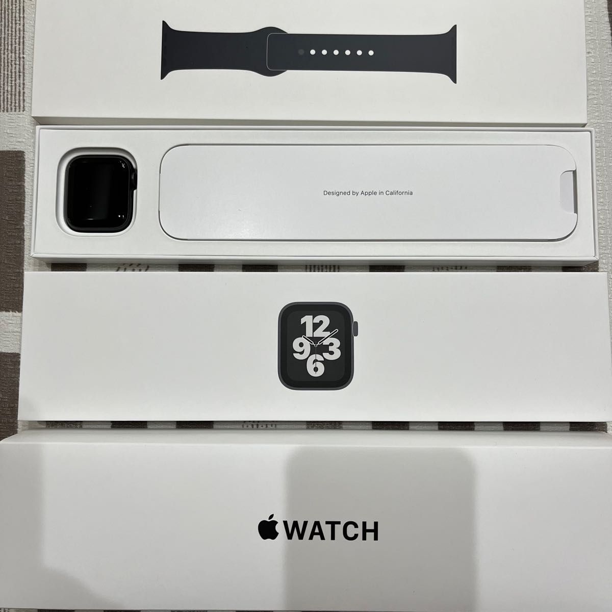 Apple Watch SE 第1世代(GPS + Cellularモデル)-40mmスペースグレイ