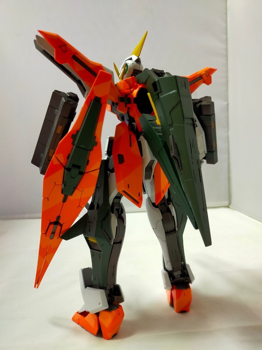 MG 1/100　ガンダムキュリオス全塗装完成品（迷彩塗装）