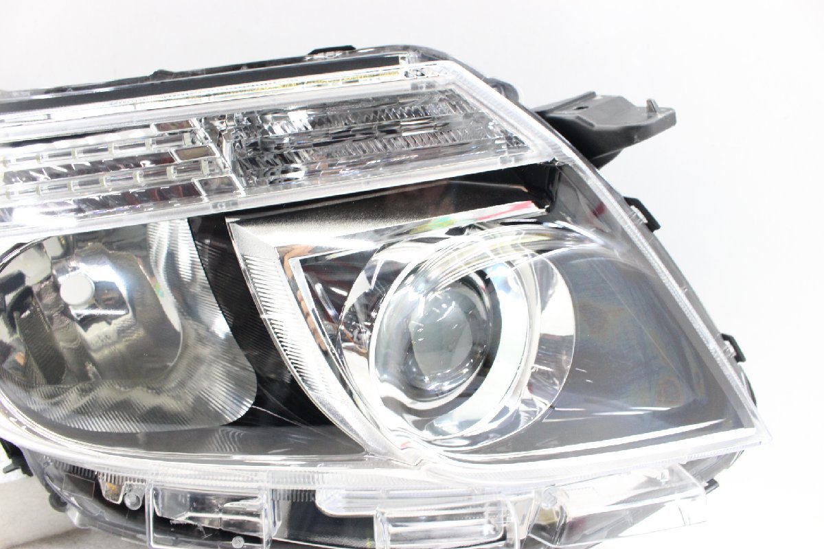 美品　エスクァイア　ZRR80G　LED　ヘッドライト　ライト　右　右側　運転席　28-227　LED　打刻G　81130-28G30　302239_画像2