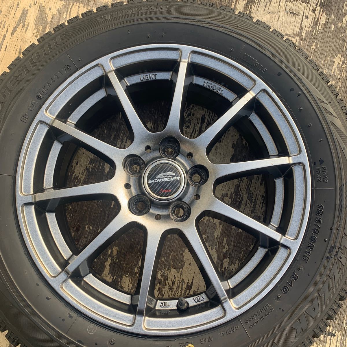 A TECH シュナイダー　15×6j+45 PCD100 5穴　ブリザックVRX 185/60R15 プリウス等_画像2