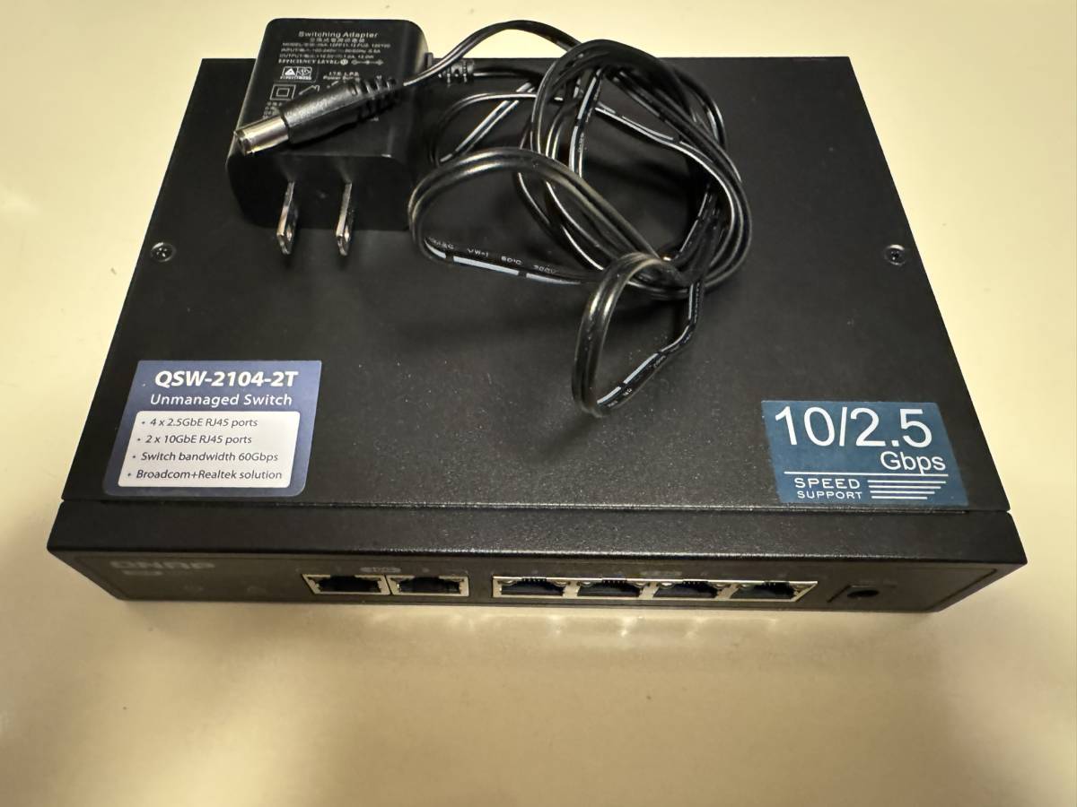 本命ギフト 【QNAP】QSW-2104-2T 10GbE 2ポート 2.5GbE 4ポート
