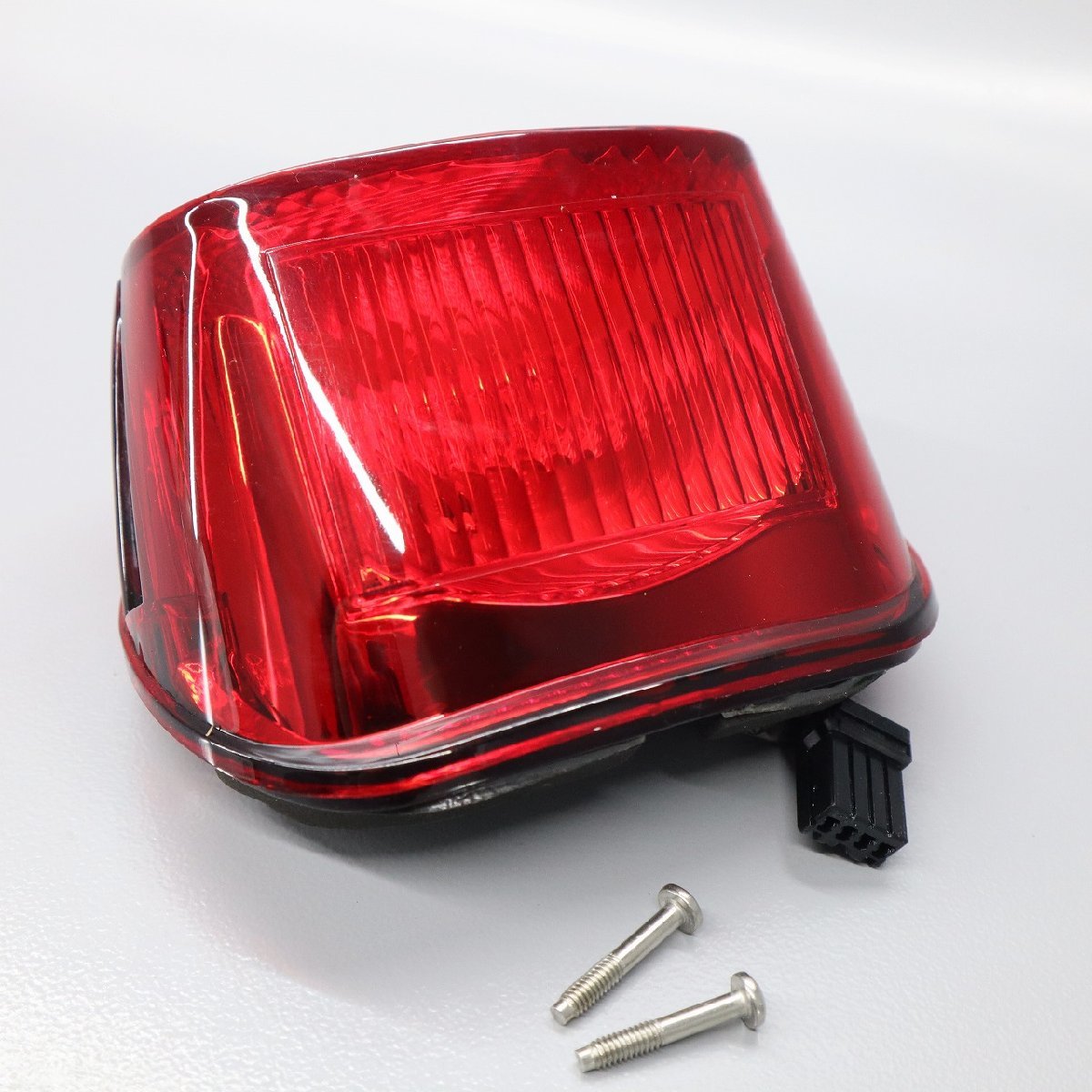  Harley touring original tail lamp 1090042 231013IN0023