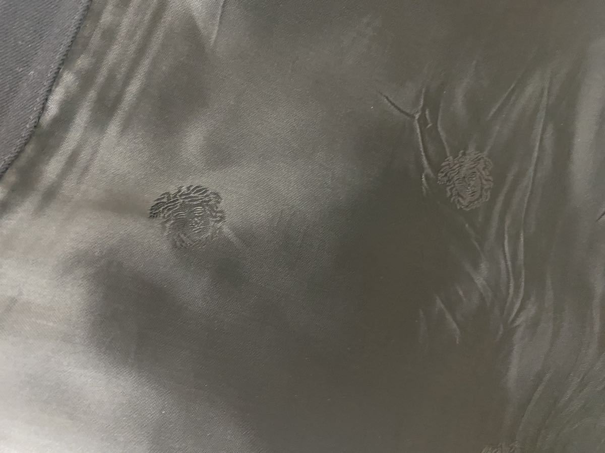 【1000円～！！】GIANNI VERSACE ヴェルサーチ スタッズ付きスカート 44サイズ ブラック系 ウール _画像10