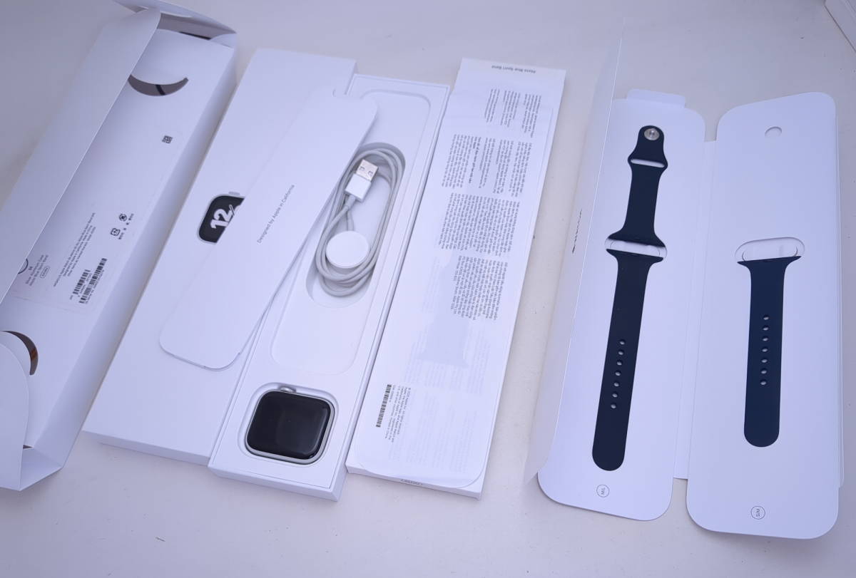 納得できる割引 Apple Watch 中古品 シルバーアルミニウムケースと